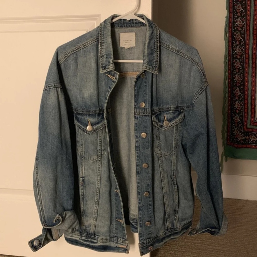 American eagle boyfriend fit denim jacket